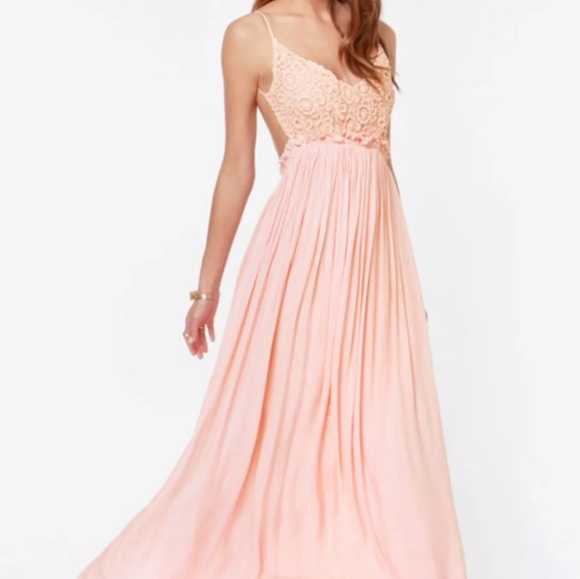 L'ATISTE Dresses & Skirts - L ' ATISTE Lace Pink Maxi Open Back Dress